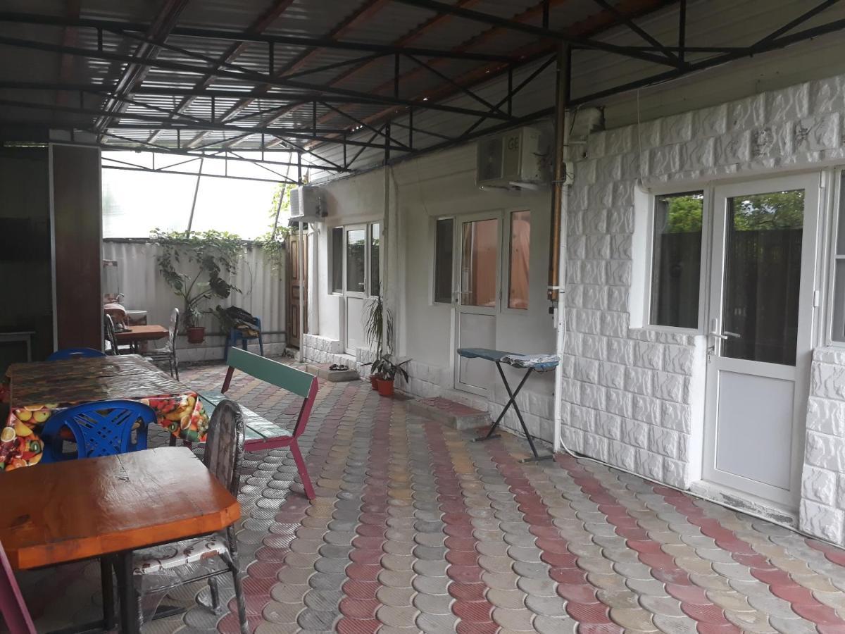 Гостевой Дом У Левы Hotel Gagra Ngoại thất bức ảnh