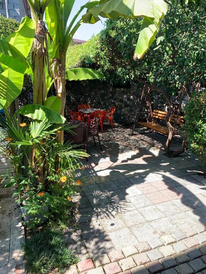 Гостевой Дом У Левы Hotel Gagra Ngoại thất bức ảnh