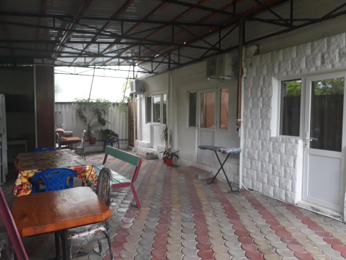 Гостевой Дом У Левы Hotel Gagra Ngoại thất bức ảnh
