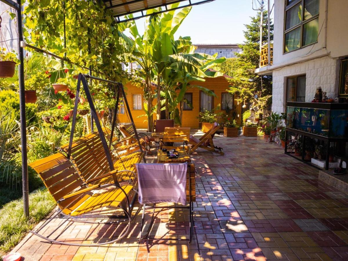 Гостевой Дом У Левы Hotel Gagra Ngoại thất bức ảnh