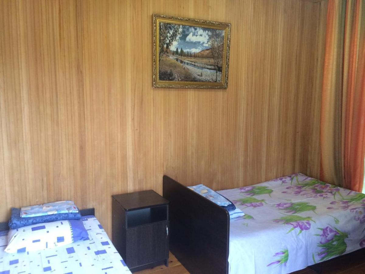 Гостевой Дом У Левы Hotel Gagra Ngoại thất bức ảnh