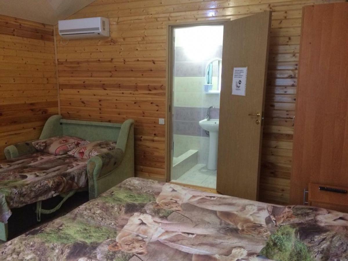 Гостевой Дом У Левы Hotel Gagra Ngoại thất bức ảnh