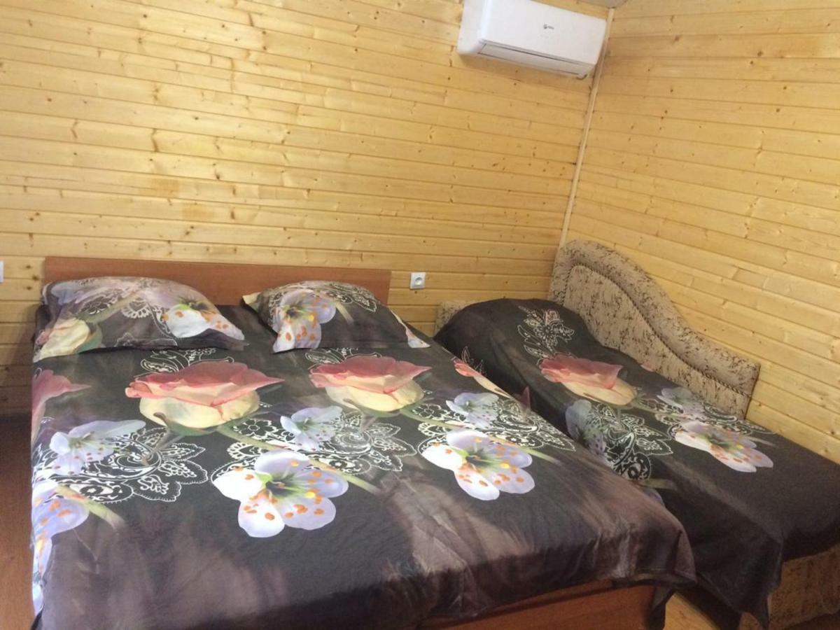 Гостевой Дом У Левы Hotel Gagra Ngoại thất bức ảnh