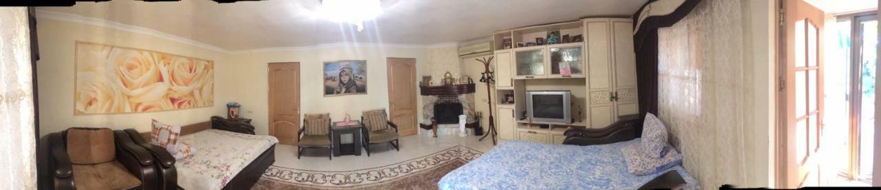 Гостевой Дом У Левы Hotel Gagra Ngoại thất bức ảnh