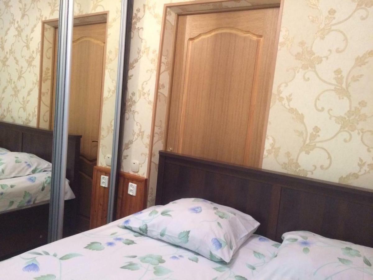Гостевой Дом У Левы Hotel Gagra Ngoại thất bức ảnh