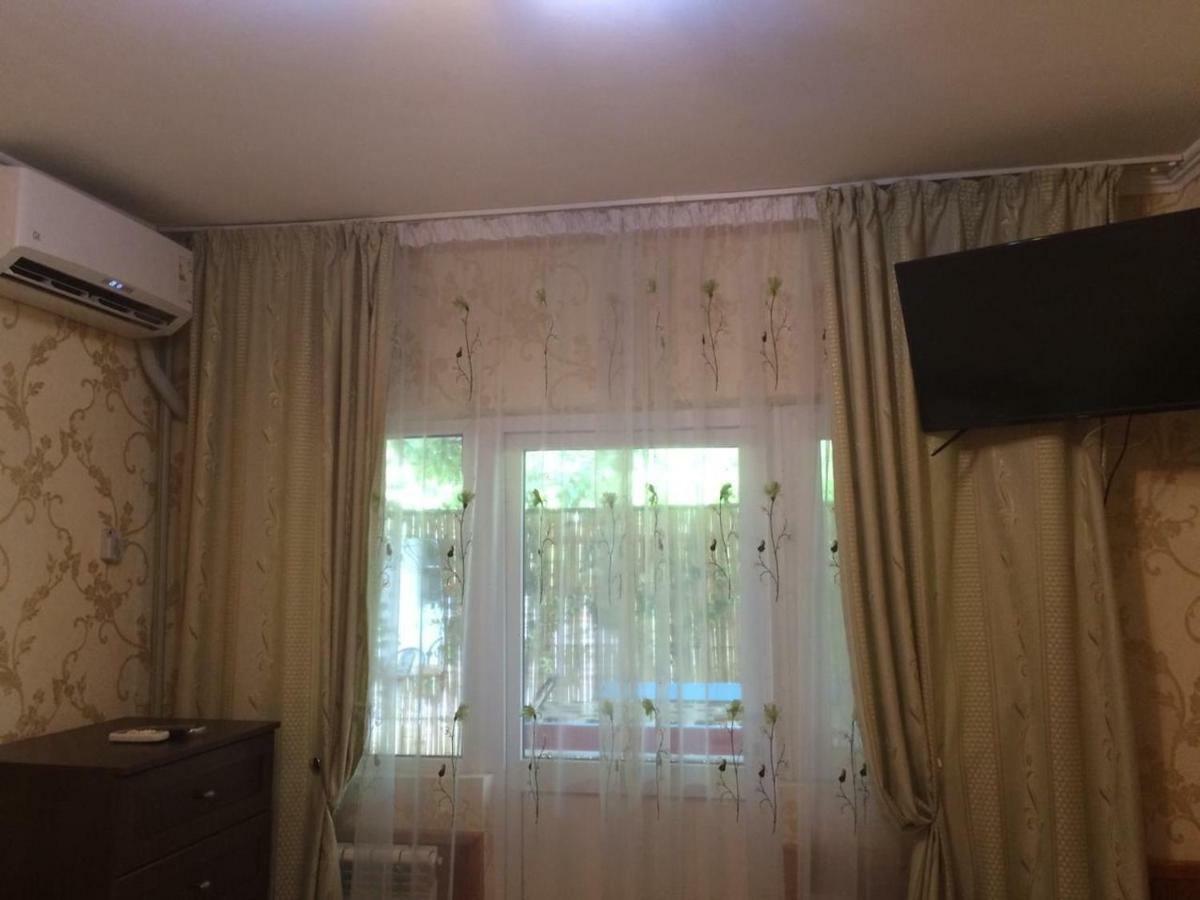 Гостевой Дом У Левы Hotel Gagra Ngoại thất bức ảnh